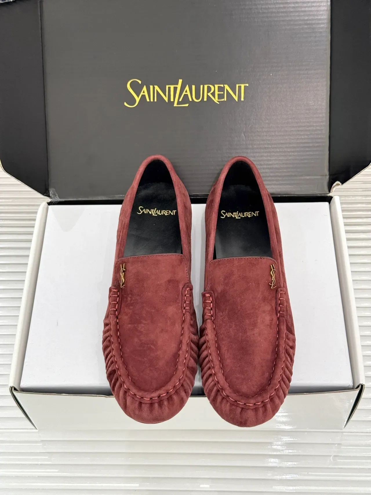 Saint Laurent 勃艮第麂皮褶皱前掌乐福鞋 5
