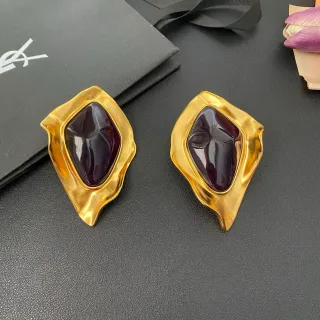 Saint Laurent स्कल्प्चरल गोल्ड-टोन बैंगनी रेजिन ईयररिंग्स