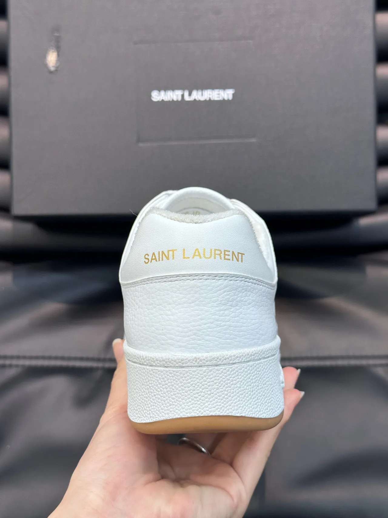 Saint Laurent SL 61 सफेद टेक्स्चर्ड लेदर लाइफस्टाइल स्नीकर 8