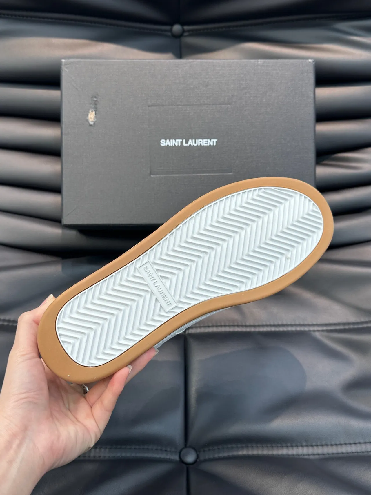 Saint Laurent SL 61 सफेद टेक्स्चर्ड लेदर लाइफस्टाइल स्नीकर 9