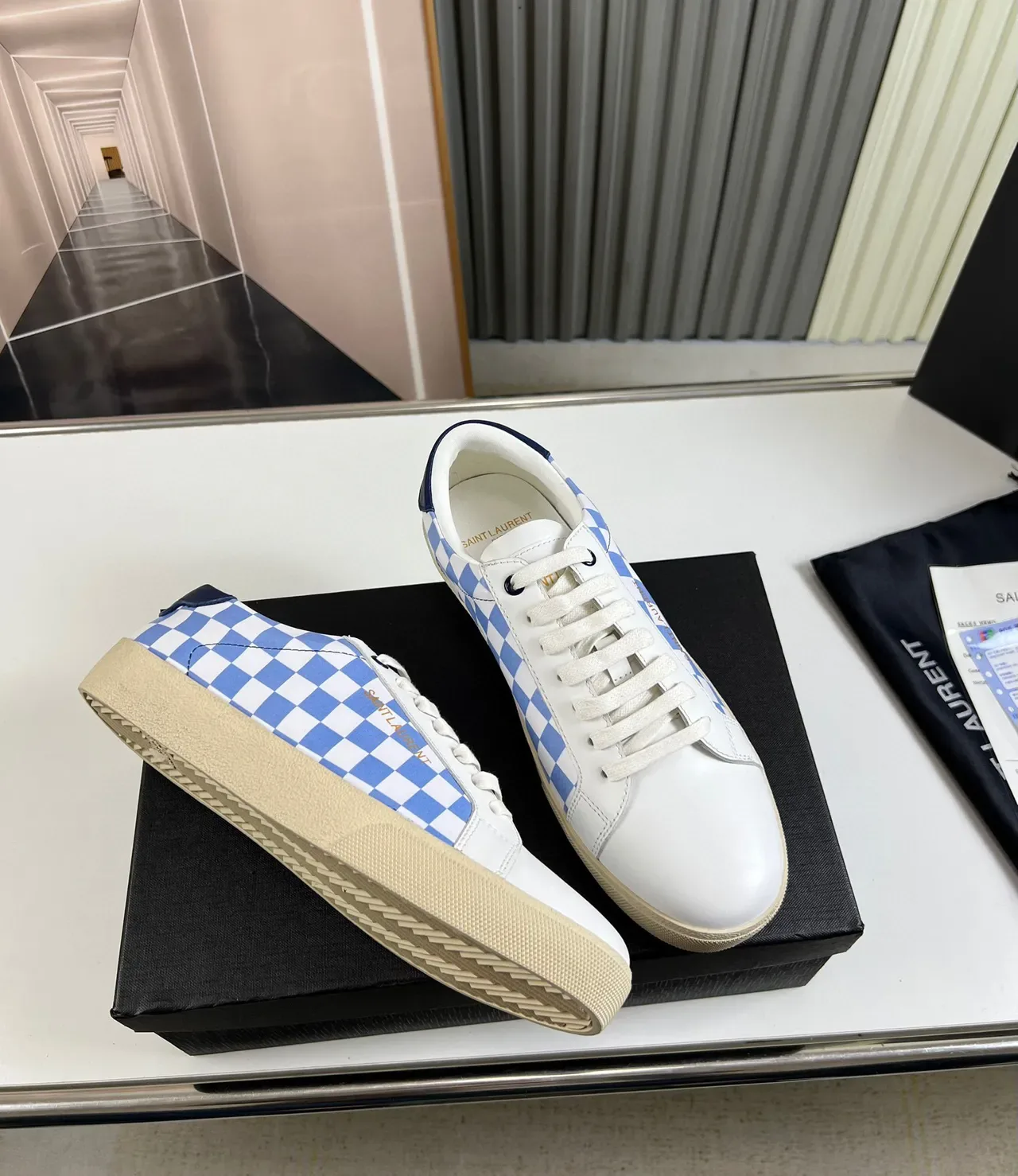 Saint Laurent Sneakers Lifestyle Blances et Bleues Low-Top Panel Damier 4