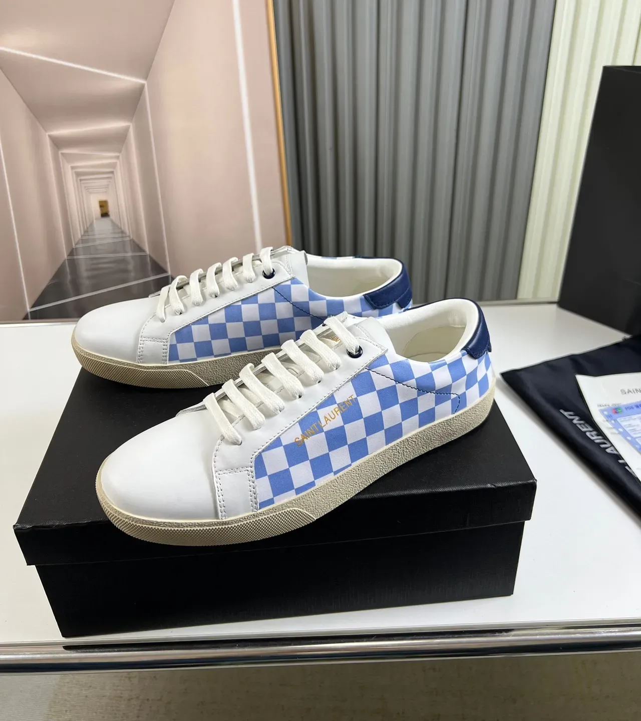 Saint Laurent Sneakers Lifestyle Blances et Bleues Low-Top Panel Damier 7