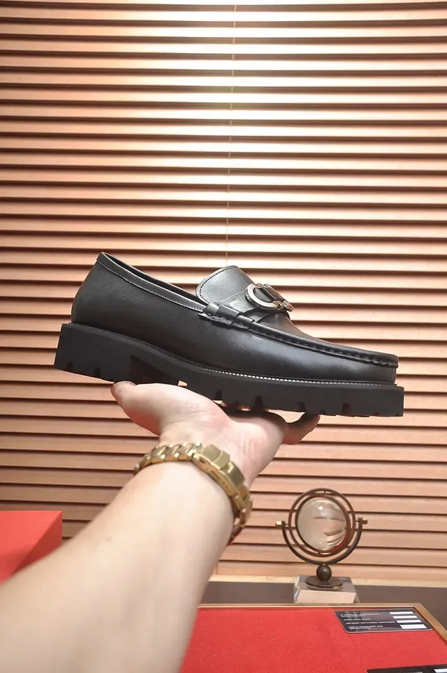 Salvatore Ferragamo Gancini Mocasines de Cuero Negro 7