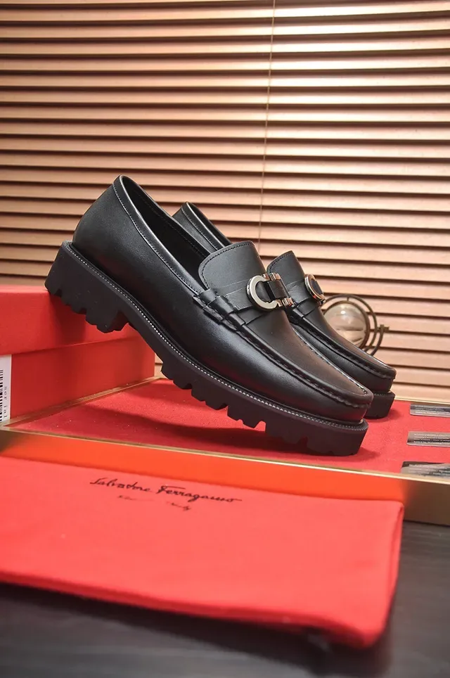 Salvatore Ferragamo Gancini Mocasines de Cuero Negro 9