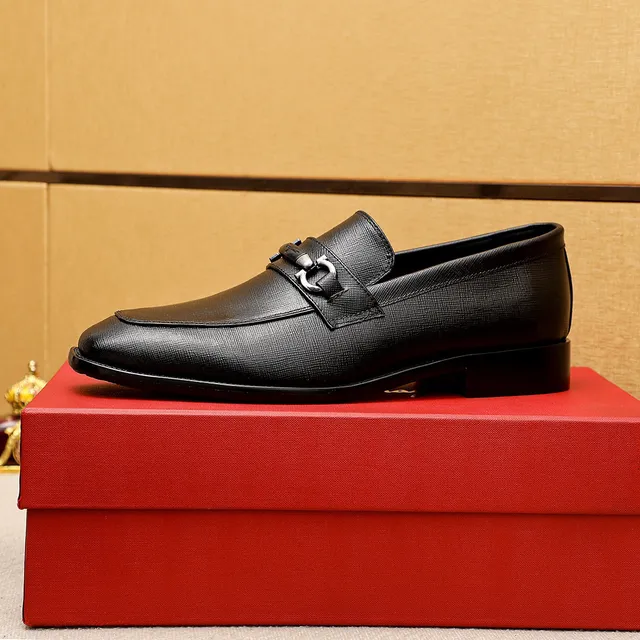 Salvatore Ferragamo Gancini কালো টেক্সচার্ড লেদার লুফার 4