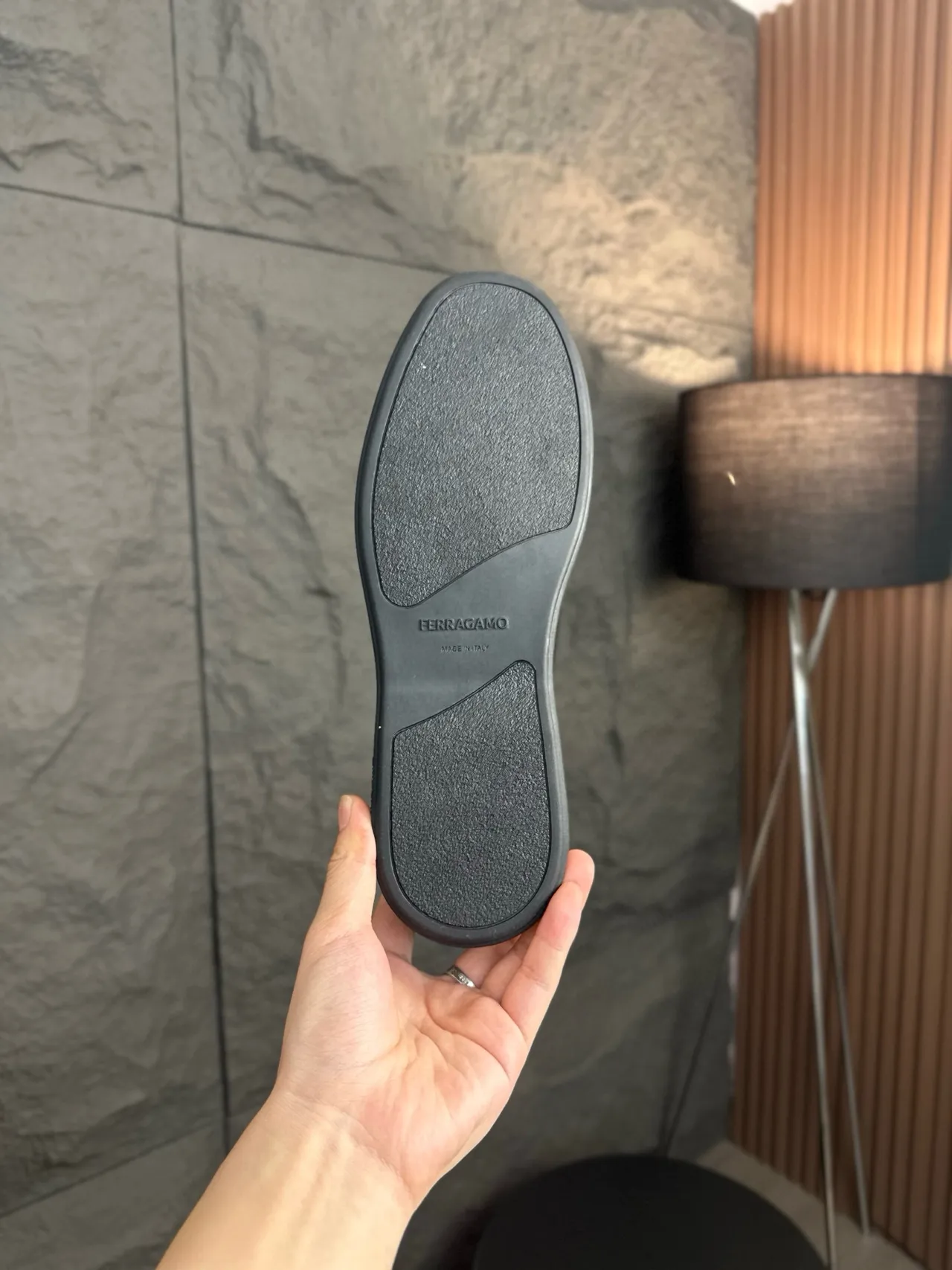 Salvatore Ferragamo Gancini Loafer Preto Couro Granulado Mocassins 6
