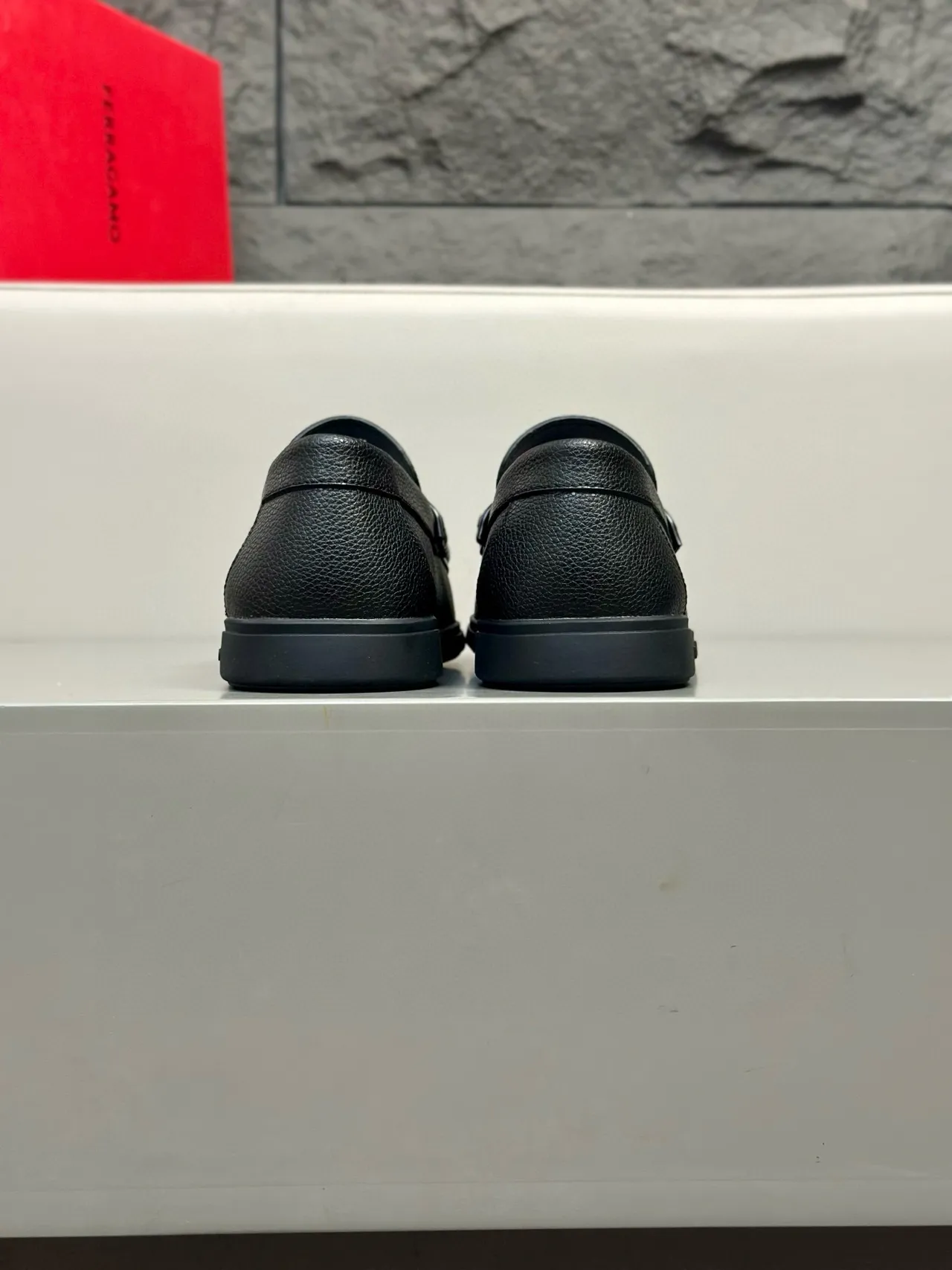 Salvatore Ferragamo Gancini Loafer Preto Couro Granulado Mocassins 7