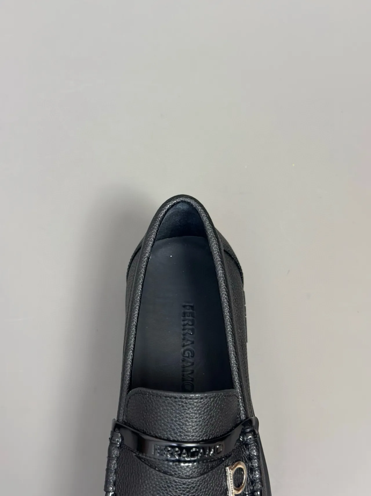 Salvatore Ferragamo Gancini Loafer Preto Couro Granulado Mocassins 8