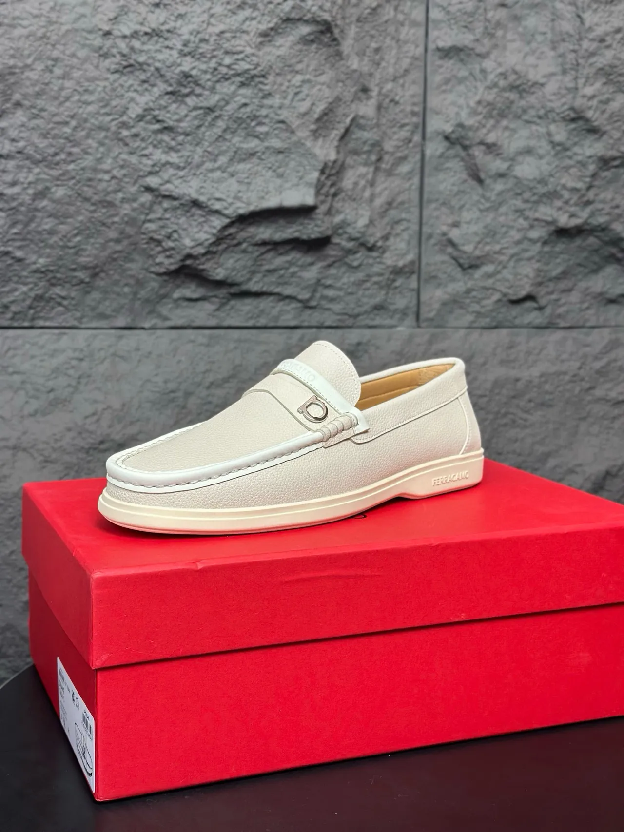 Salvatore Ferragamo Gancini Loafer Off-White Pebbled Leather Loafers 9