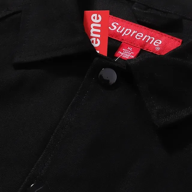 Supreme Coach 黑白翻领扣前夹克 4