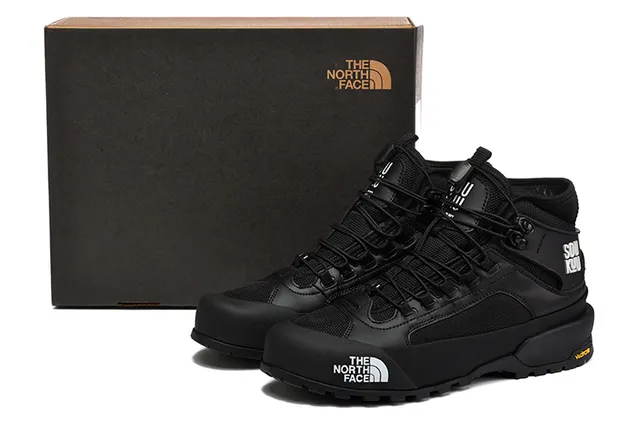 The North Face حذاء مشي بني بيج عالي الرقبة متين 2