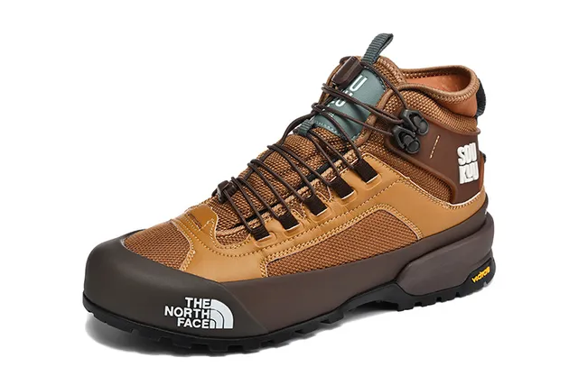 The North Face حذاء مشي بني بيج عالي الرقبة متين 12