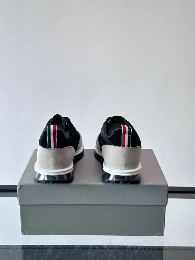 Thom Browne نايلون مبطن و سويد Air Runner لايف ستايل سنيكرز 3