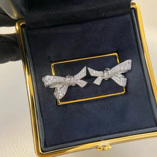 Tiffany & Co. 蝴蝶结镶钻耳环 2