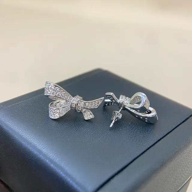 Tiffany & Co. 蝴蝶结镶钻耳环 3