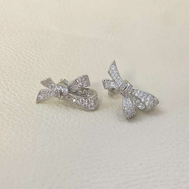 Tiffany & Co. 蝴蝶结镶钻耳环 4