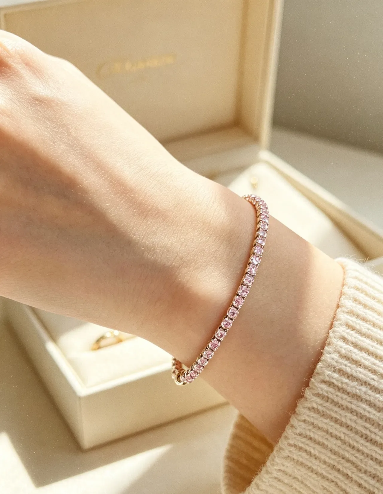 Tiffany & Co. سوار فضة وردية مرصعة بالأحجار الكريمة بتقنية البافيه ولمسات حجر شفاف متناوبة 7