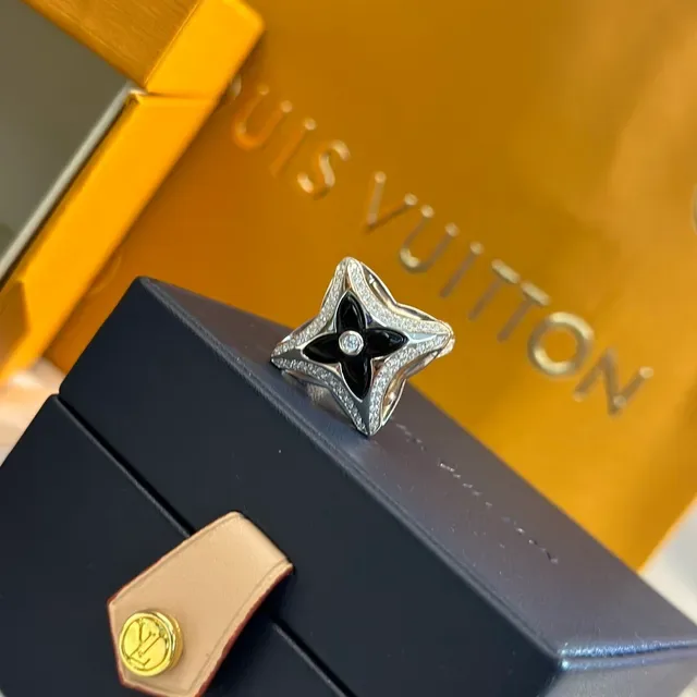 Tiffany & Co. 银蓝镂空星星图案抛光金属戒指 2