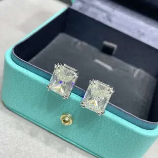 Tiffany & Co. वर्गाकार कट स्पष्ट पत्थर स्टड ईयरिंग्स