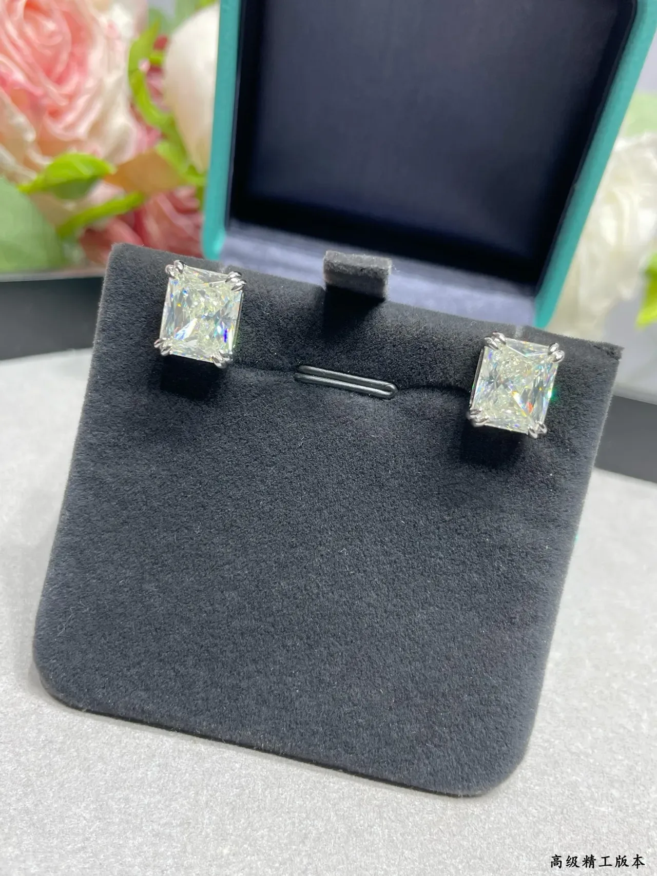 Tiffany & Co. Boucles d'oreilles en pierres transparentes à coupe carrée 7