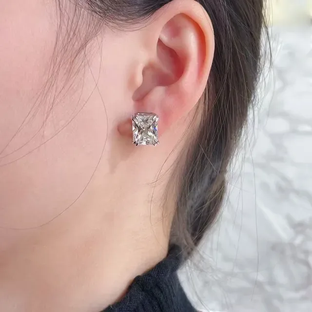 Tiffany & Co. Boucles d'oreilles en pierres transparentes à coupe carrée 9