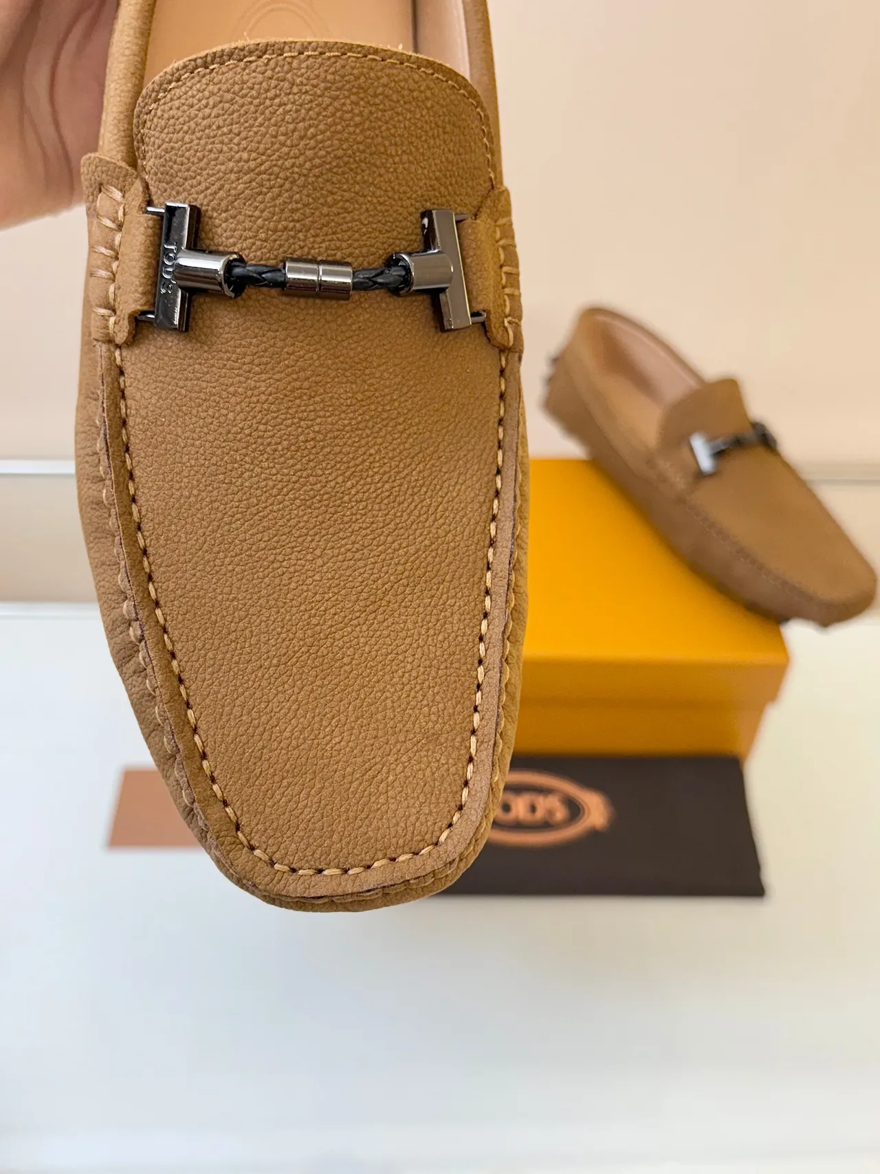 Tod's Gommino Loafer Marrón Cuero granulado Hebilla de caballo Loafer 3