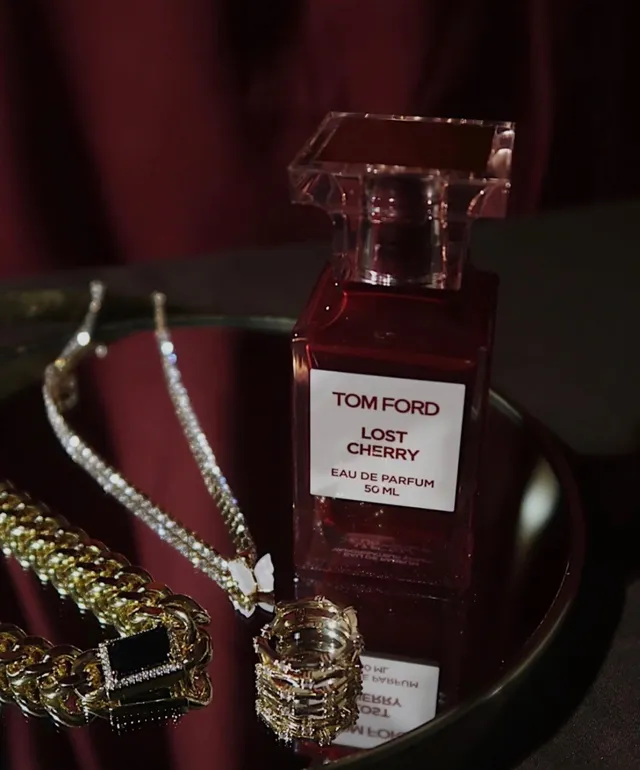Tom Ford Lost Cherry Frasco de perfume quadrado de vidro transparente vermelho com tampa facetada perfume 4