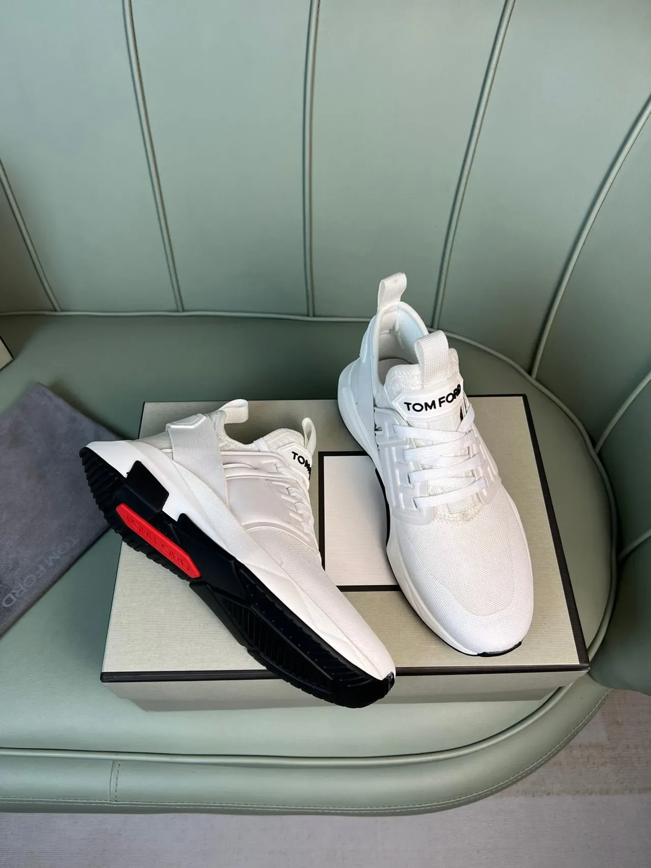 Tom Ford Sneaker Lifestyle Blanc en Maille et Synthétique 5