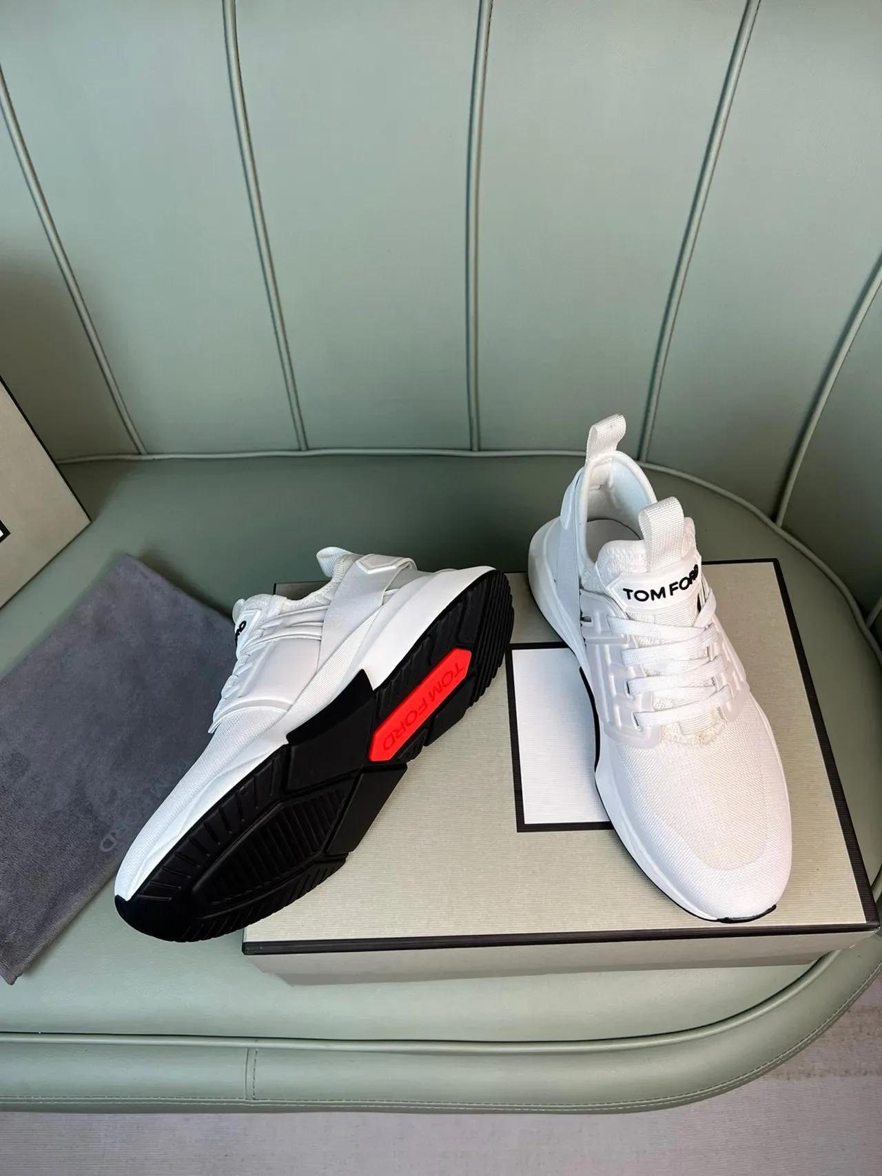Tom Ford Sneaker Lifestyle Blanc en Maille et Synthétique 7