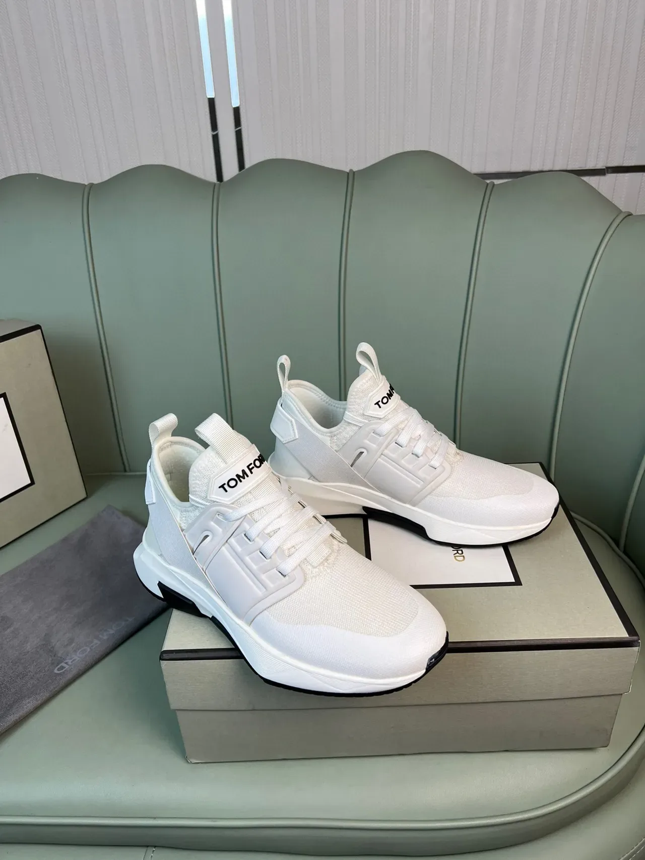 Tom Ford Sneaker Lifestyle Blanc en Maille et Synthétique 8