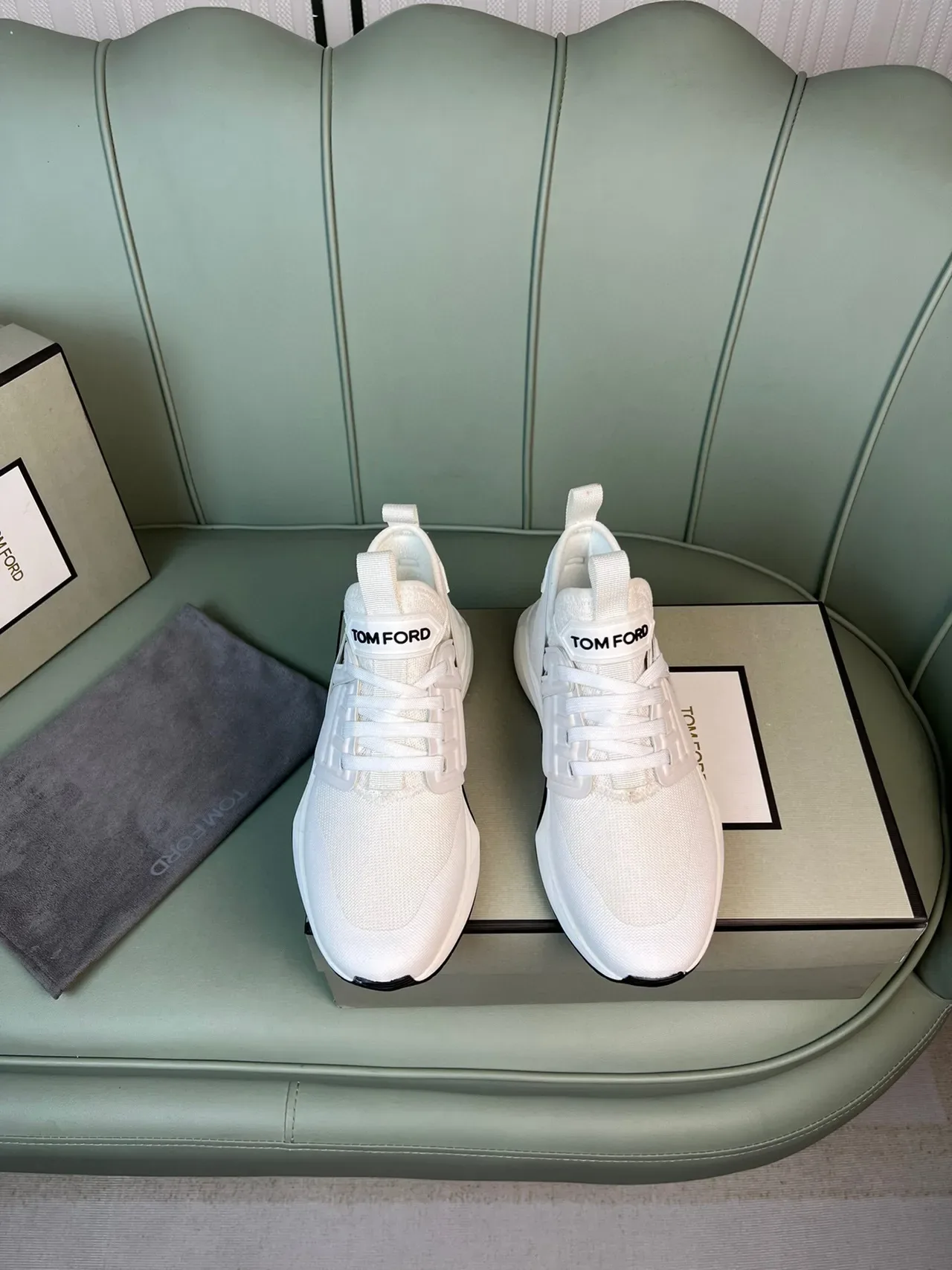 Tom Ford Sneaker Lifestyle Blanc en Maille et Synthétique 9