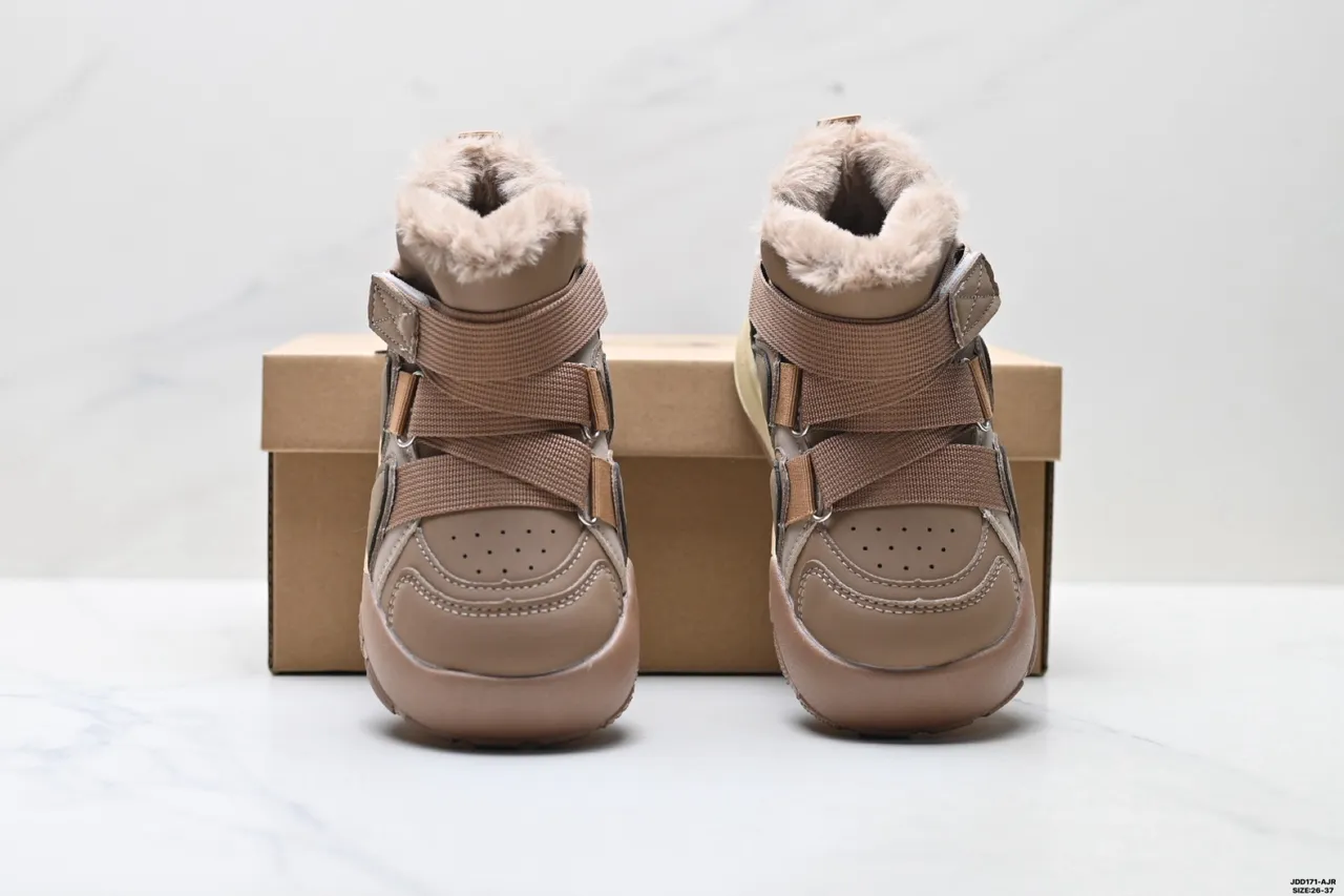 UGG Beige Brown Ankle-High Faux-Fur-Lined Snow Boots 19