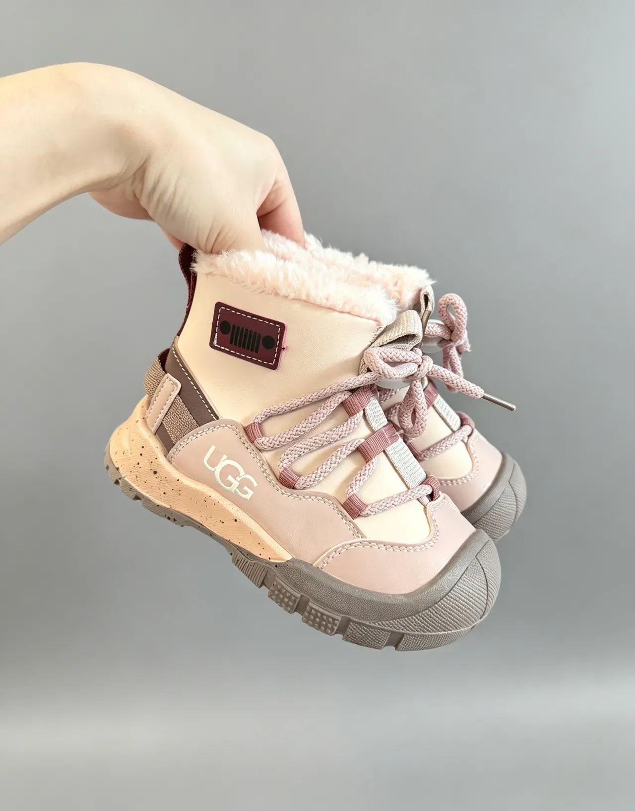 UGG Beige Gray Shearling-Lined Chunky Tread Sole Snow Boots 4