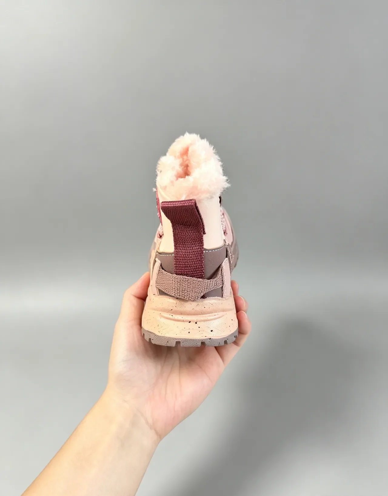 UGG Beige Gray Shearling-Lined Chunky Tread Sole Snow Boots 7
