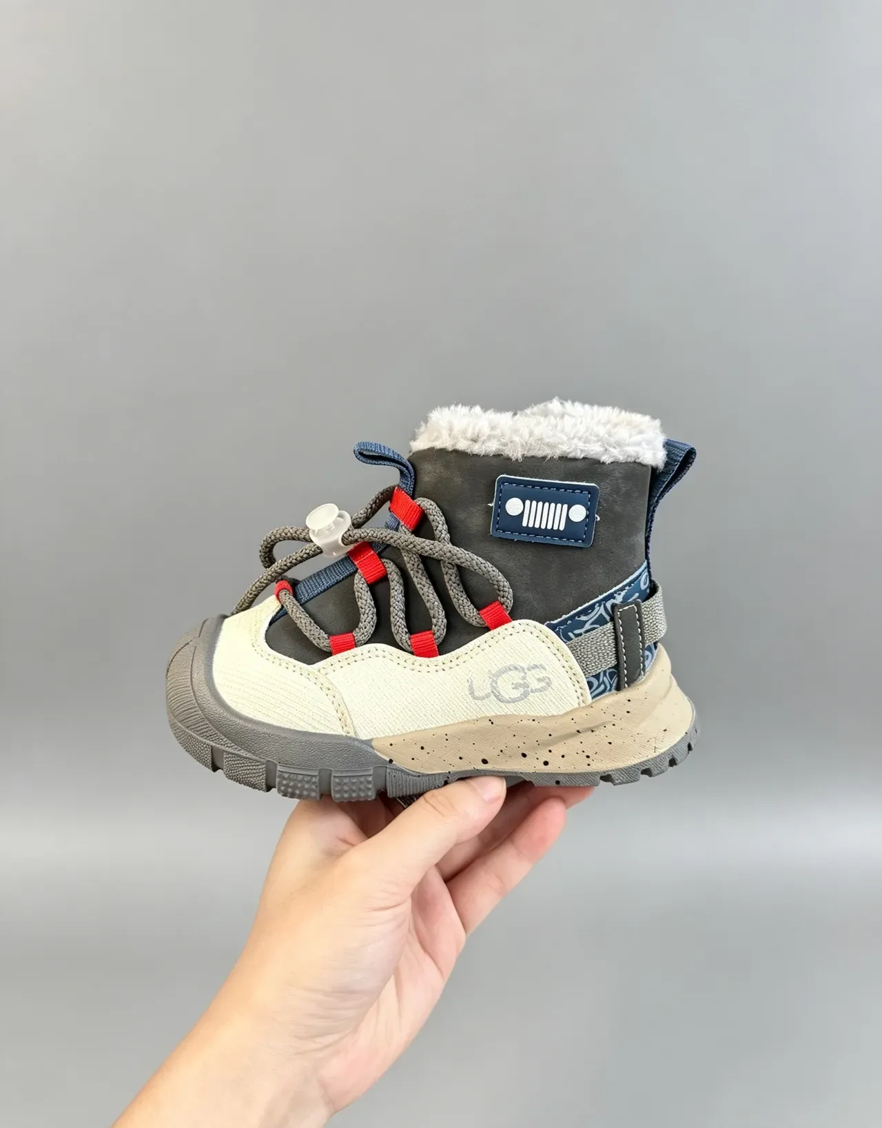 UGG Beige Gray Shearling-Lined Chunky Tread Sole Snow Boots 15