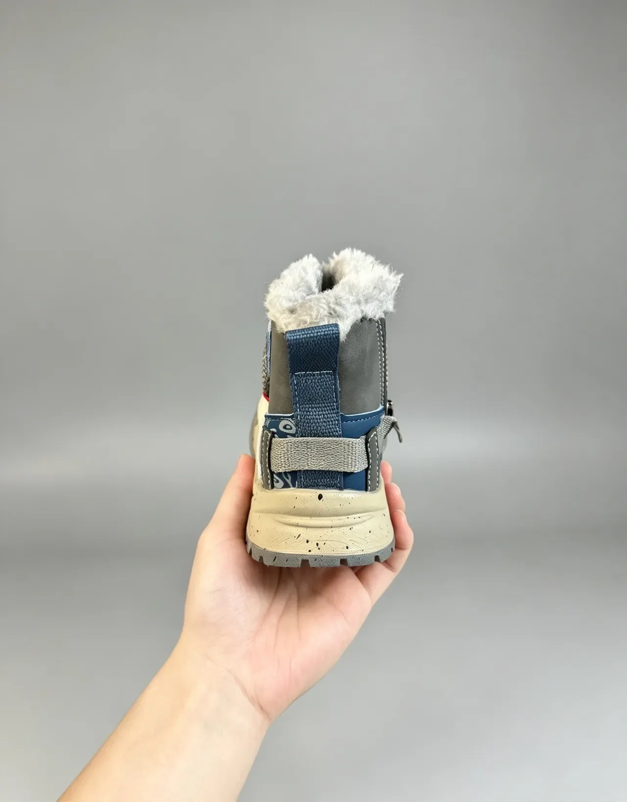 UGG Beige Gray Shearling-Lined Chunky Tread Sole Snow Boots 16