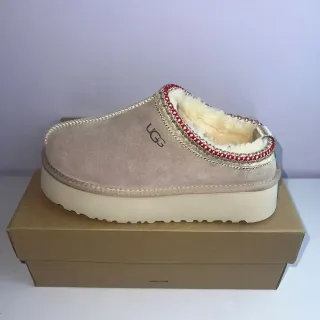 UGG Beige Red Platform Sole Shearling-Lined Casual Shoes