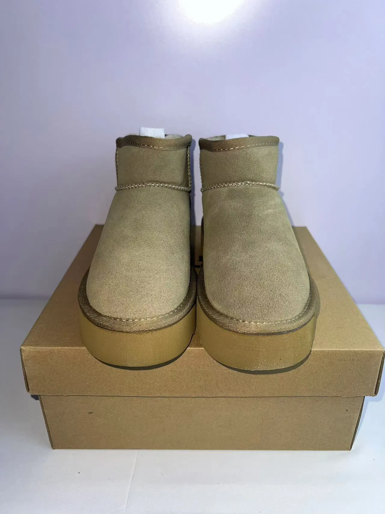 UGG 米白色麂皮面 剪羊毛内里 雪靴 4