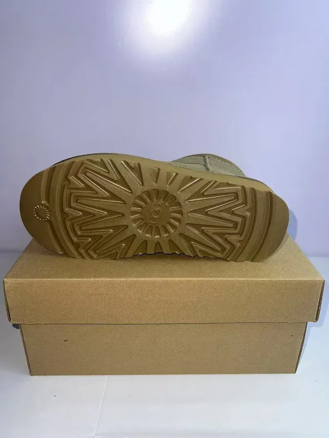 UGG 米白色麂皮面 剪羊毛内里 雪靴 5