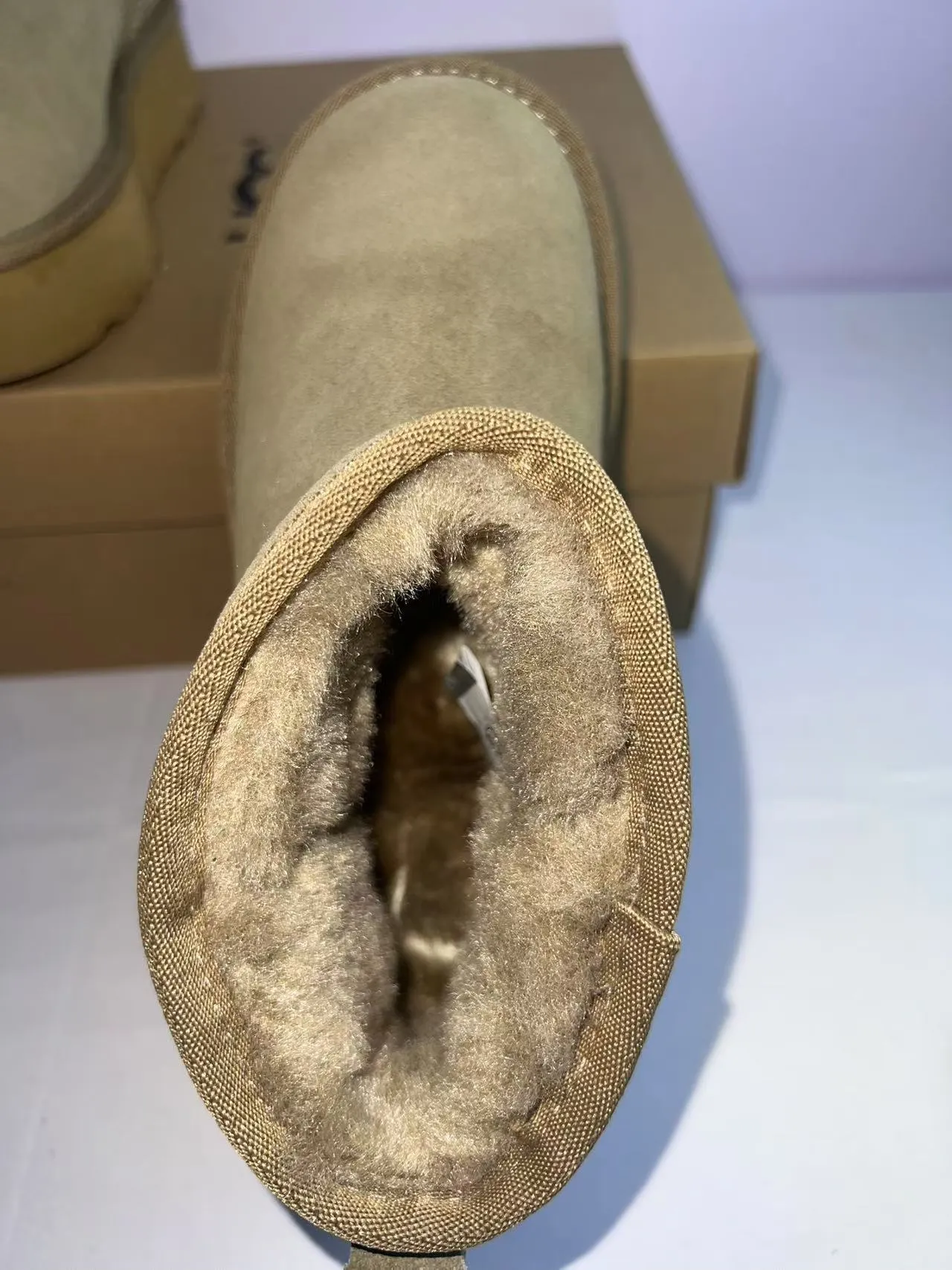 UGG 米白色麂皮面 剪羊毛内里 雪靴 6