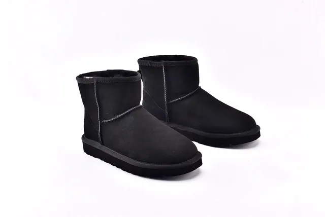 UGG Black Shearling-Lined Suede Upper Snow Boots 9
