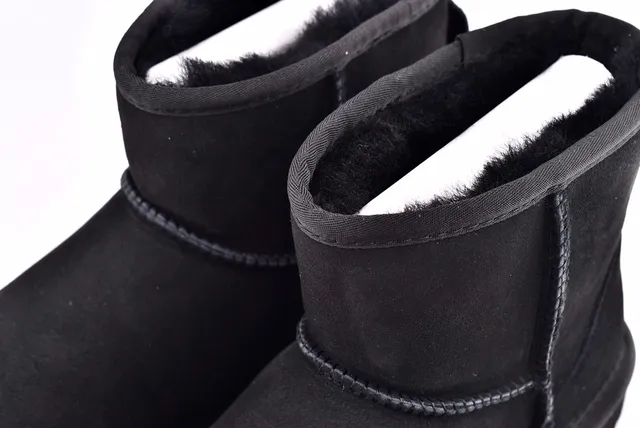 UGG Black Shearling-Lined Suede Upper Snow Boots 11