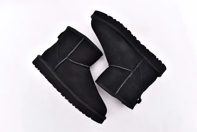 UGG Black Shearling-Lined Suede Upper Snow Boots 12