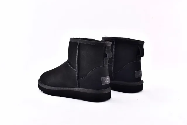 UGG Black Shearling-Lined Suede Upper Snow Boots 14
