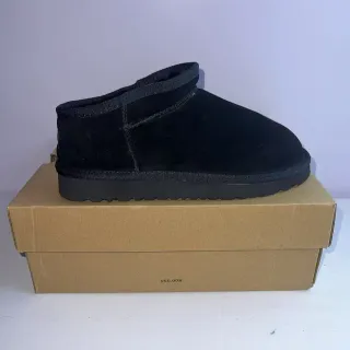 UGG 黑色麂皮鞋面 弹性领口 雪靴