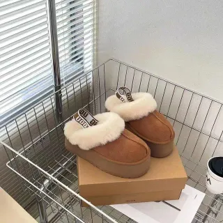 UGG 棕色米色平台底羊毛内里休闲鞋