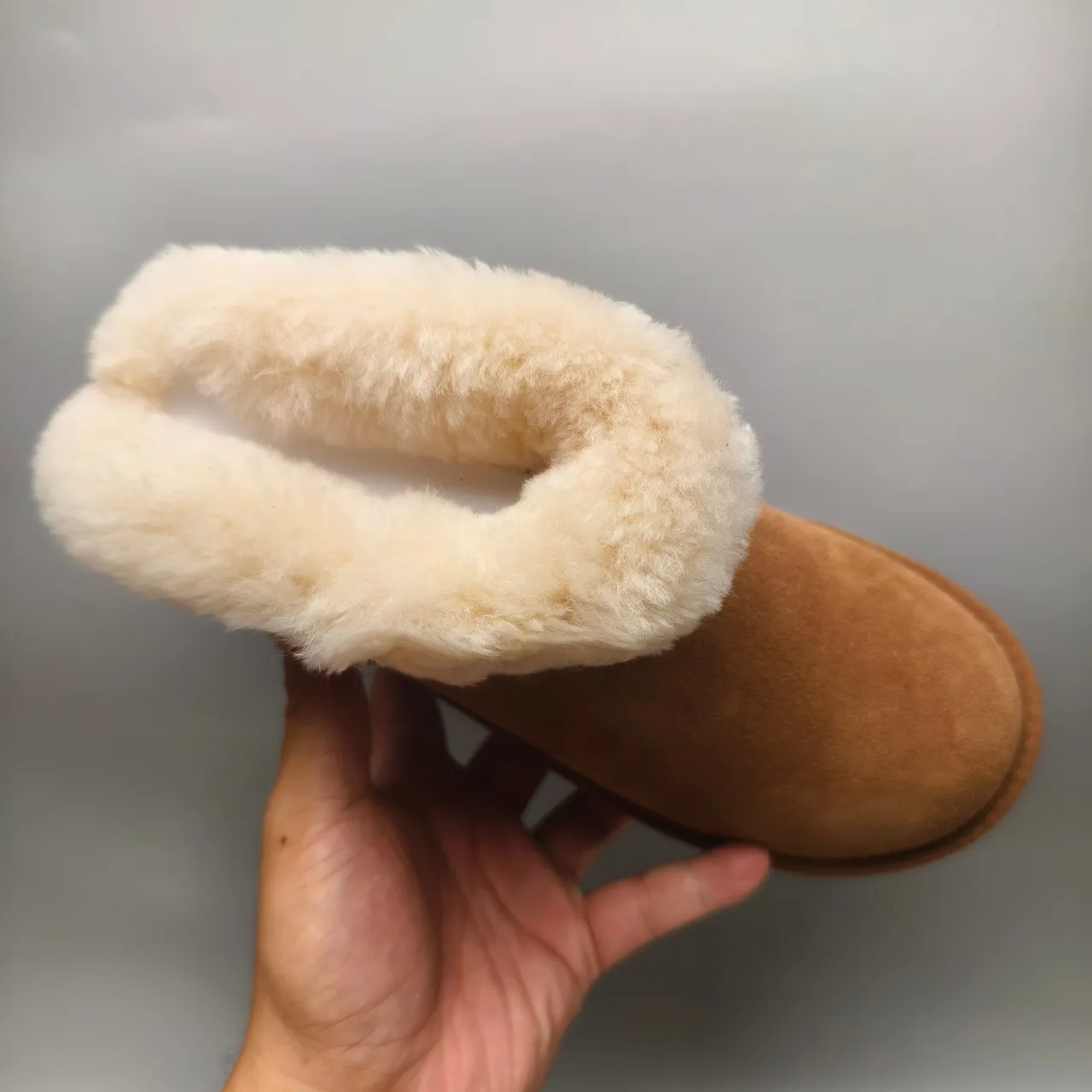 UGG 棕米色羊麂皮鞋面羊毛内里绉边雪靴 3