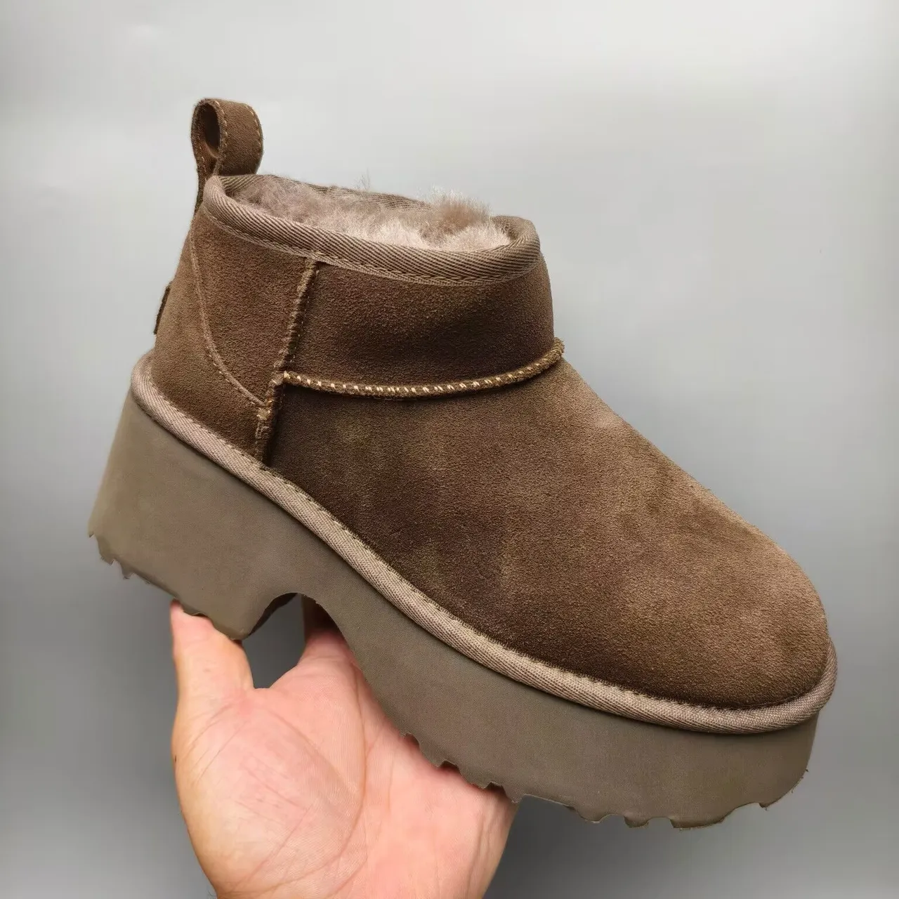 UGG 棕褐米色麂皮鞋面羊剪毛内里雪靴 7