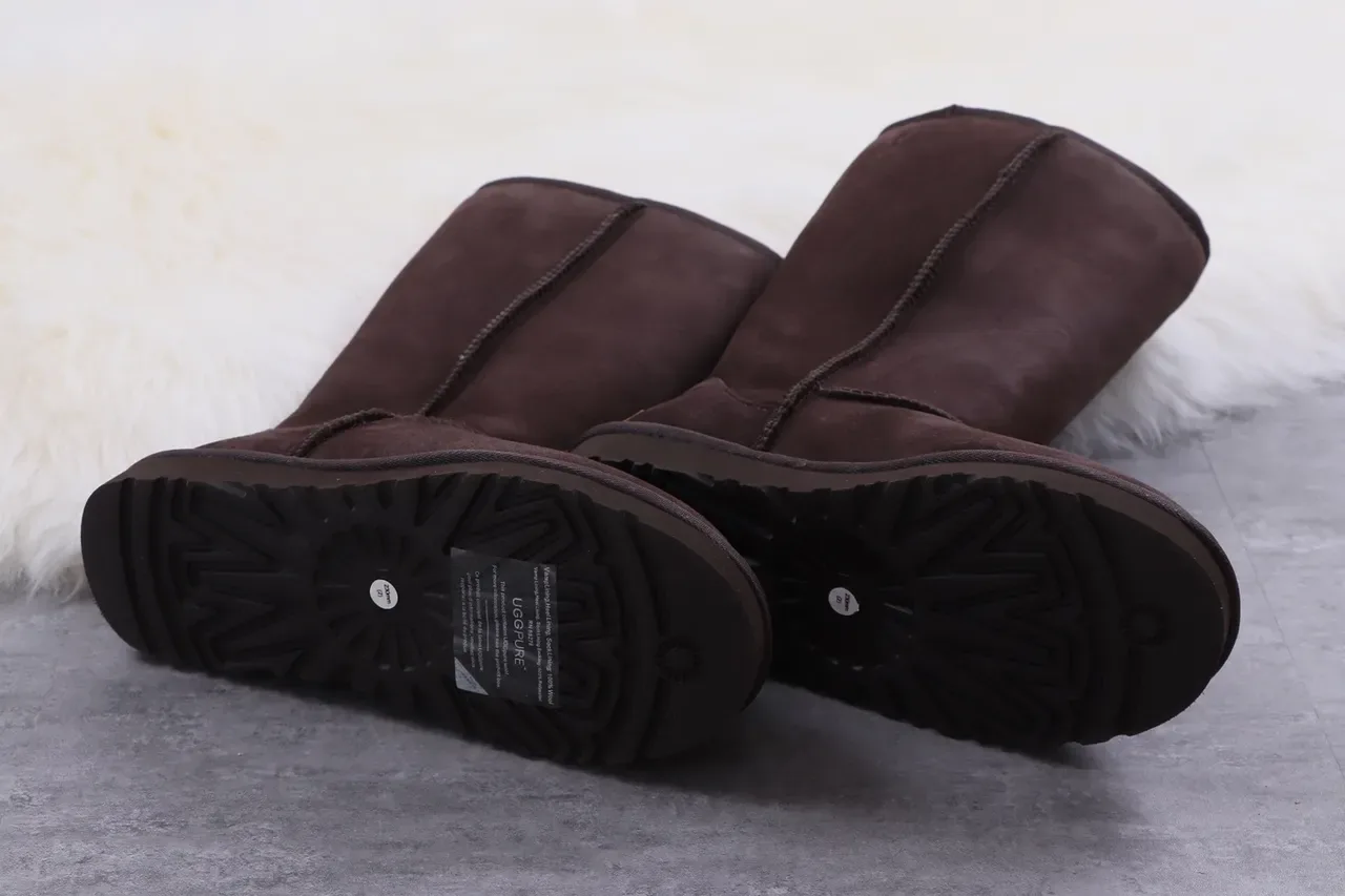 UGG 棕色黑色麂皮羊毛里膝靴 3