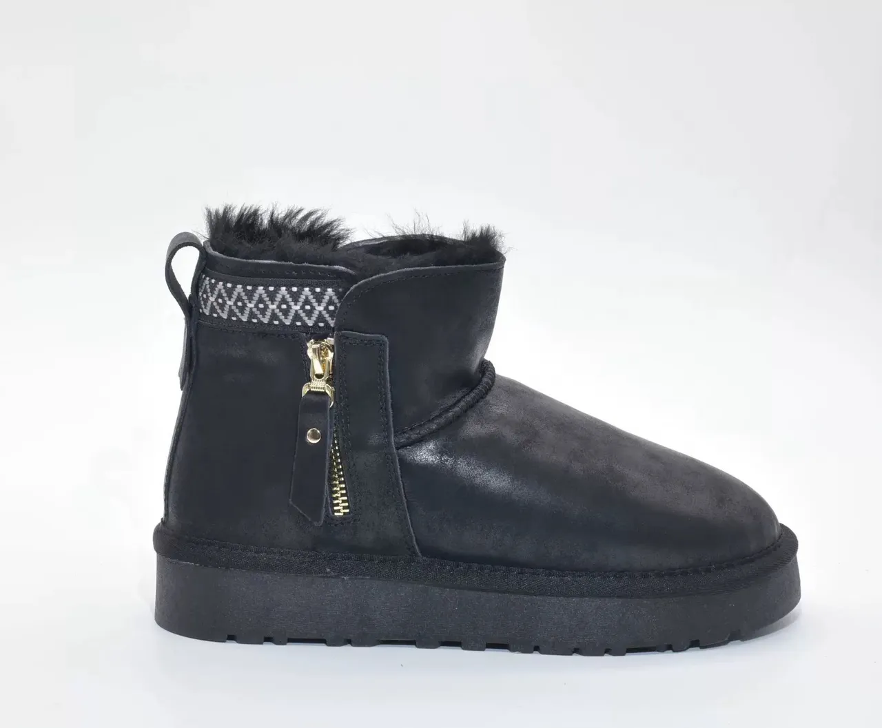 UGG 棕白色羊毛内里侧拉链踝靴 4